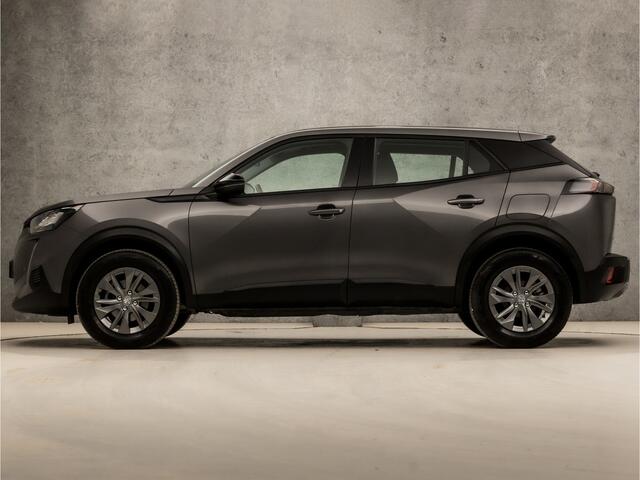 Peugeot 2008 1.2 PureTech Sport Automaat (APPLE CARPLAY, GROOT NAVI, LM VELGEN, SPORTSTOELEN, LED KOPLAMPEN, PARKEERSENSOREN, LANE ASSIST, NIEUWSTAAT)