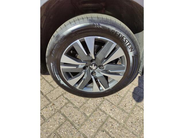 Peugeot 2008 Blue Lease Allure 1.2 Puretech 130, Trekhaak