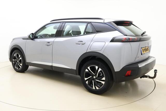 Peugeot 2008 1.2 PureTech Allure | Navigatie | Climate control | Trekhaak | Camera | Lichtmetalen velgen | Dakrails | Cruise control | Bluetooth