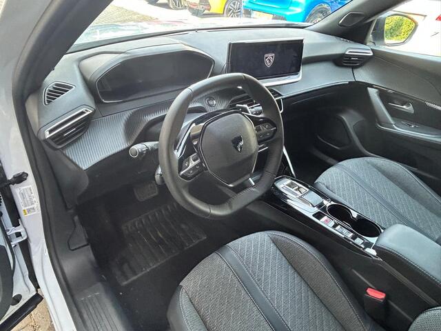 Peugeot 2008 1.2 PureTech 130 Allure | Automaat | Stoelverwarming | Navigatie | Climate Control | Cruise Control | AchteruitrijCamera |