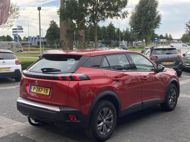 Peugeot 2008 1.2 PureTech Active Pack | Apple Carplay/Android Auto | Cruise control | Afneembare Trekhaak | Navigatie via App |
