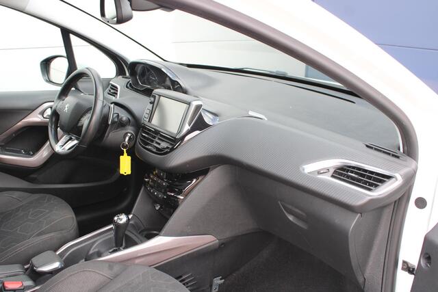 Peugeot 2008 1.2 PureTech Active Automaat Airco Navi Panoramadak Trekhaak