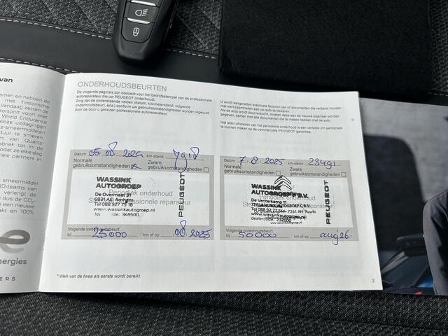 Peugeot 2008 1.2 PureTech 130 Allure / Volledig Onderhouden / Apple & Android Carplay / Camera / Airco / Navigatie /