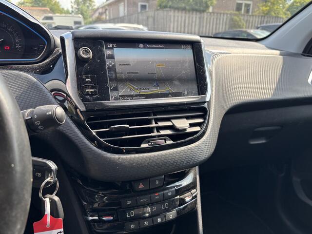 Peugeot 2008 1.2 Turbo Allure Trekhaak / Carplay / Camera