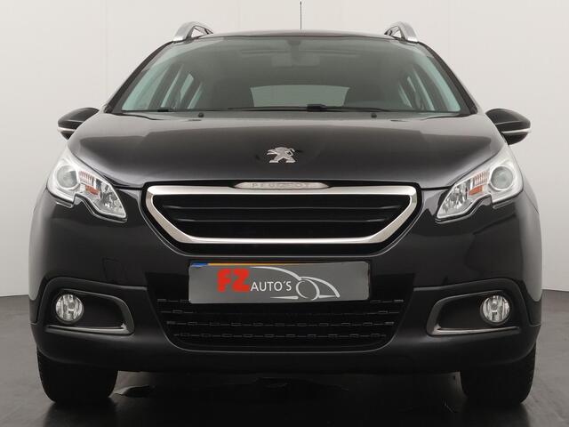 Peugeot 2008 1.2 PureTech Active Automaat - Navigatie - Trekhaak - Panoramadak