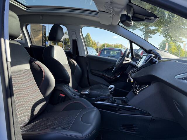 Peugeot 2008 1.2 PureTech GT-line 2e Eigenaar,Pano,Halfleder,Trekhaak,131pk,Pdc,Lm velgen,6 Bak,Clima,Cruise,Apk tot 02-2026