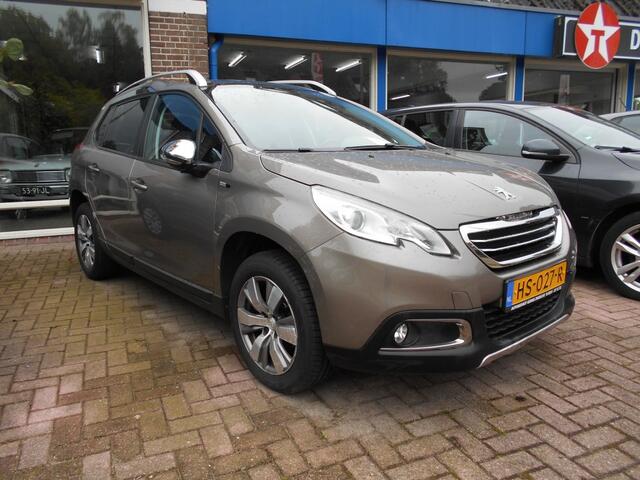 Peugeot 2008 1.2i Pure Tech Style NL-auto met logische km's !