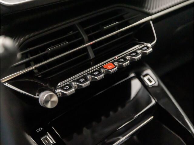 Peugeot 2008 1.2 PureTech Sport (VIRTUAL COCKPIT, APPLE CARPLAY, 360 CAMERA, GETINT GLAS, LEDER, SPORTSTOELEN, CRUISE, LANE ASSIST, NIEUWSTAAT)