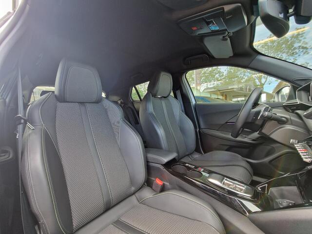 Peugeot 2008 1.2 PureTech 130 GT | Climate & Cruise Control | AppleCarplay/Android Auto | Achteruit Rijd Camera | LED |