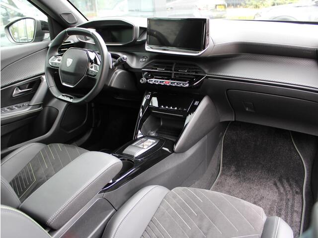 Peugeot 2008 1.2 PureTech 130 GT Automaat | Navi / Alcantara / Camera