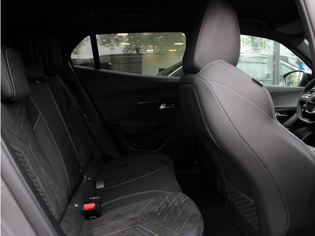 Peugeot 2008 1.2 PureTech 130 GT Automaat | Navi / Alcantara / Camera