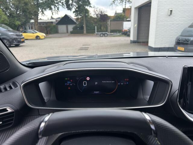 Peugeot 2008 1.2 Hybrid 145 GT ¤ 5500,- DEMO VOORDEEL | Automaat | Navigatie | 360 Graden Camera | 18 Inch Evissa | Keyless Entry | Full LED Verlichting | Zwart Dak | Dode Hoek Detectie | Cruise Control Adaptief | Climate Control | Hoge Zitpositie.