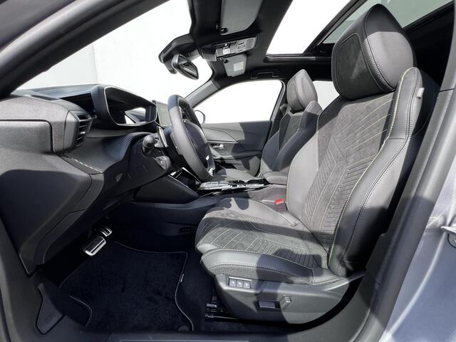 Peugeot 2008 1.2 Hybrid 145 GT / Nieuw, veel voordeel / tot 8 jaar Garantie / Elektr. schuifdak en bestuurdersstoel / Stoelverwarming / Camera 360° / Adapt. CC / Navi / Apple Carplay Android / 17" LM wielen / ook in zwart leverbaar /