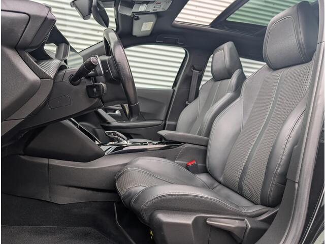 Peugeot 2008 GT 1.2 Turbo 130pk EAT8 | FOCAL HIFI | SCHUIF/KANTELDAK | NAVI | STOELVERW. | CAMERA |