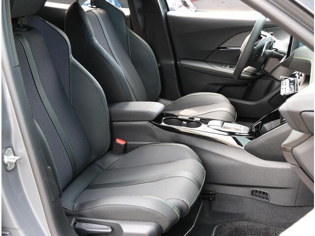 Peugeot 2008 1.2 Hybrid 136 GT