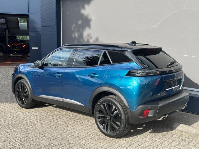 Peugeot 2008 1.2 Hybrid 145 GT | NETTO DEAL | Automaat | Navigatie via Telefoon | 18 Inch Evissa | Keyless Entry | Full LED Verlichting | Zwart Dak | Cruise Control | Climate Control | Hoge Zitpositie.