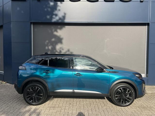Peugeot 2008 1.2 Hybrid 145 GT | NETTO DEAL | Automaat | Navigatie via Telefoon | 18 Inch Evissa | Keyless Entry | Full LED Verlichting | Zwart Dak | Cruise Control | Climate Control | Hoge Zitpositie.