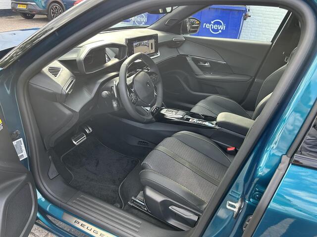 Peugeot 2008 1.2 Hybrid 145 GT | NETTO DEAL | Automaat | Navigatie via Telefoon | 18 Inch Evissa | Keyless Entry | Full LED Verlichting | Zwart Dak | Cruise Control | Climate Control | Hoge Zitpositie.