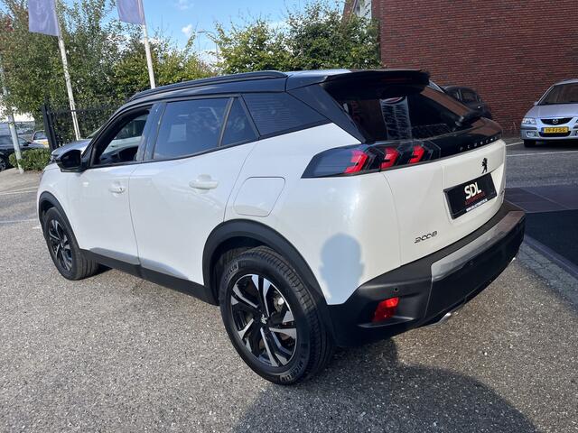Peugeot 2008 1.2 PureTech GT-Line // SCHUIF-KANTELDAK // FULL LED // LEDER // ELEK.STOELEN+MEMORY // NAVI+CARPLAY // CAMERA // 3D COCKPIT //