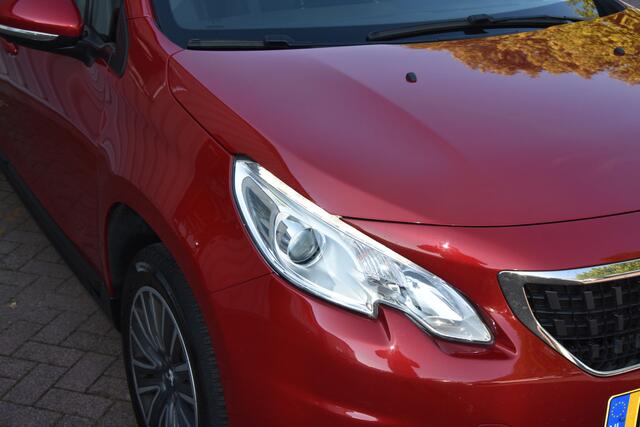 Peugeot 2008 1.2 82PK Blue Lion Automaat. Panorama dak, Navigatie, Cruise, Airco!!