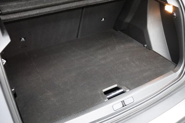 Peugeot 2008 1.2 PureTech 100 Allure | Adaptive-cruise | Navigatie | Camera | Clima | Apple Carplay & Android Auto | Keyless | All-season Banden | Dodehoekdetectie