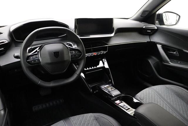 Peugeot 2008 1.2 Hybrid 136 Allure | Camera voor & achter | Dodehoek detectie | Keyless Entry | Navigatie | Privacy Glass | Noir Perla Nera