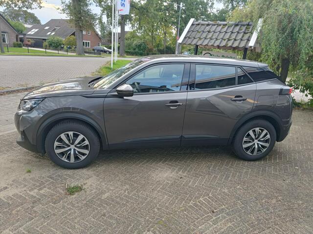 Peugeot 2008 1.2 PureTech Active //Trekhaak//1e eigenaar//4-seizoenenbanden