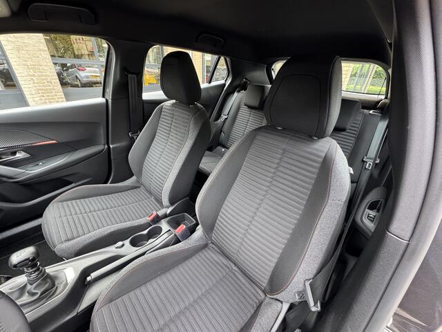 Peugeot 2008 1.2 PureTech Active Climate Control Navi Carplay 360Camera