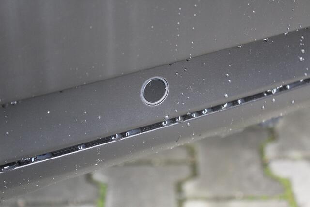 Peugeot 2008 1.2 Blue Lion | incl. 12 maanden garantie | Trekhaak | Navigatie | Cruise control | DAB+ | Lichtmetalen velgen | Parkeersensoren achter |