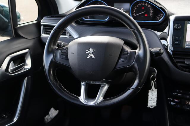 Peugeot 2008 1.2 PureTech Allure | Panoramadak | Camera | Navigatie | Cruise Control | Trekhaak
