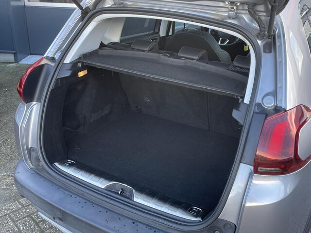 Peugeot 2008 1.2 PureTech Allure - Navigatie - Panoramadak - Climate Control - Parkeersensoren