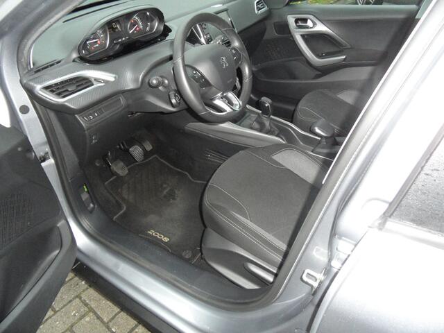 Peugeot 2008 1.2 PureTech Blue Lion