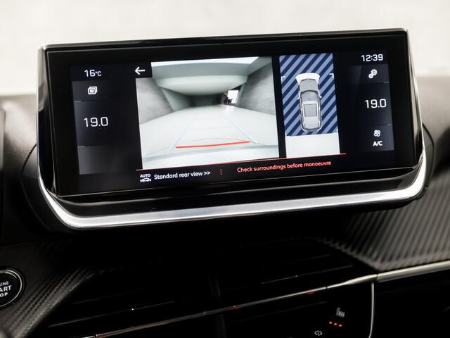 Peugeot 2008 1.2 PureTech Allure Sport (VIRTUAL COCKPIT, APPLE CARPLAY, GROOT NAVI, LEDER, STOELVERWARMING, 360 CAMERA, SPORTSTOELEN, GETINT GLAS, KEYLESS, NIEUWSTAAT)