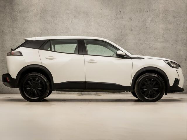 Peugeot 2008 1.2 PureTech Sport (APPLE CARPLAY, PARELMOER, GROOT NAVI, 360 CAMERA, SPORTSTOELEN, LANE ASSIST, PARKEERSENSOREN, CRUISE, NIEUWSTAAT)