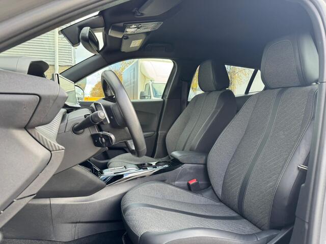 Peugeot 2008 1.2 130 Allure |Camera |Navi |Cruise