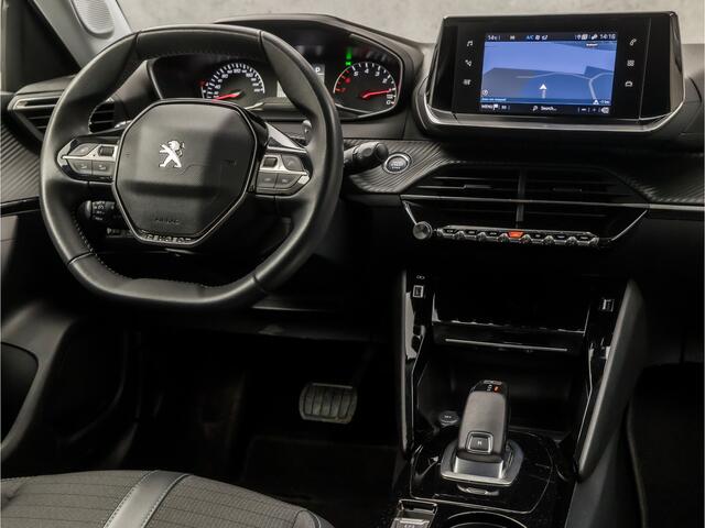 Peugeot 2008 1.2 PureTech Allure Sport 131Pk Automaat (APPLE CARPLAY, GROOT NAVI, 360 CAMERA, LEDER, KEYLESS, SPORTSTOELEN, GETINT GLAS, LM VELGEN, TREKHAAK, DAB+, NIEUWSTAAT)