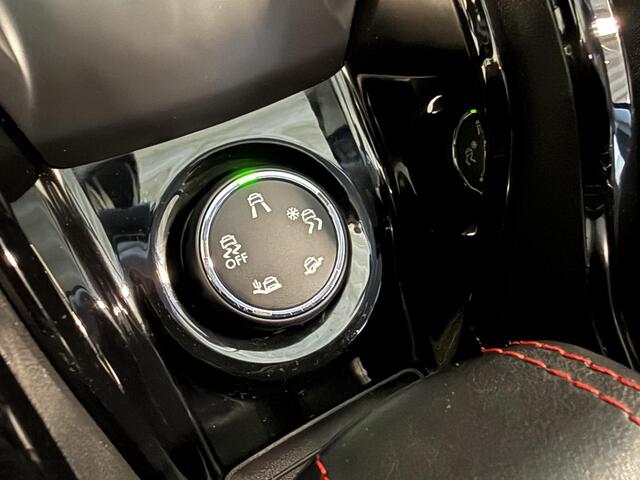 Peugeot 2008 1.2 PureTech GT-line | Panorama Dak | Afneembare Trekhaak | Stoelverwarming | Climate & Cruise Control | Achteruitrijd Camera |