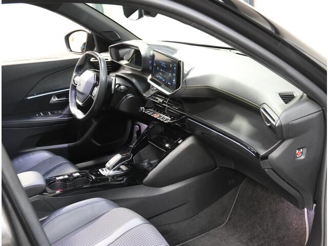 Peugeot 2008 1.2 130PK GT | AppleCarplay/Android Auto | 18"LMV | Camera | AUTOMAAT | Keyless | Cruise Control | Climate Control | Camera | FULL LED | Two-Tone | Sfeerverlichting | Isofix | Privacy Glass |