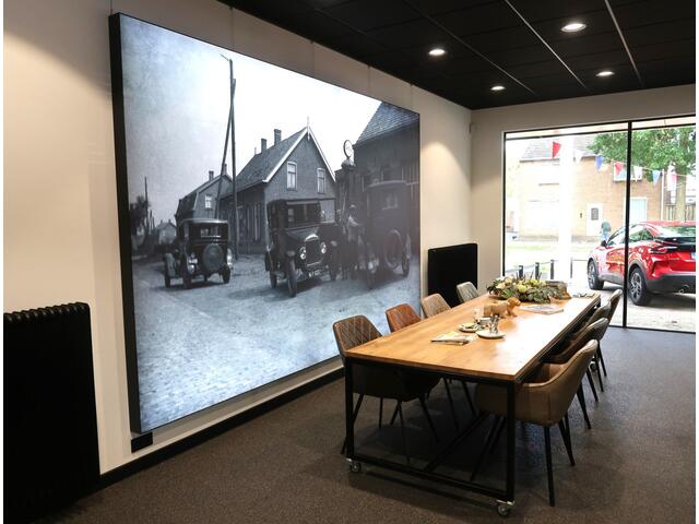 Peugeot 2008 Benzine 130 Pk * Automaat * Luxe Allure * Opties en foto's volgen in de week van 10 november * Trekhaak Vingerhoets; Vierde Generatie Eersteklas Service. Al meer dan 100 jaar een begrip in de Brabantse Kempen.