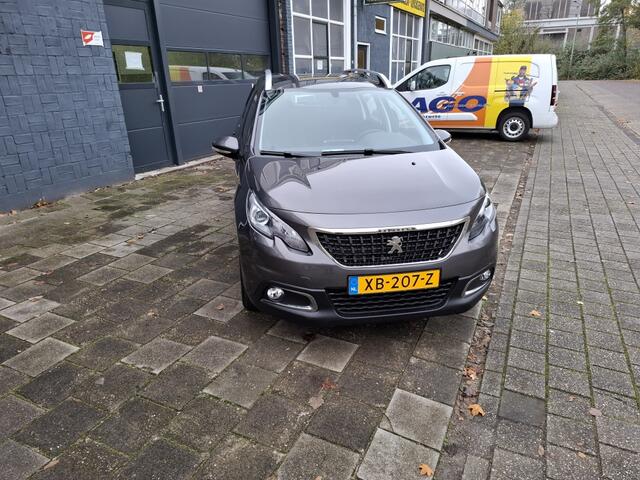 Peugeot 2008 1.2 PureT. Blue Lion