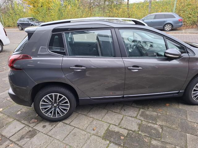 Peugeot 2008 1.2 PureT. Blue Lion