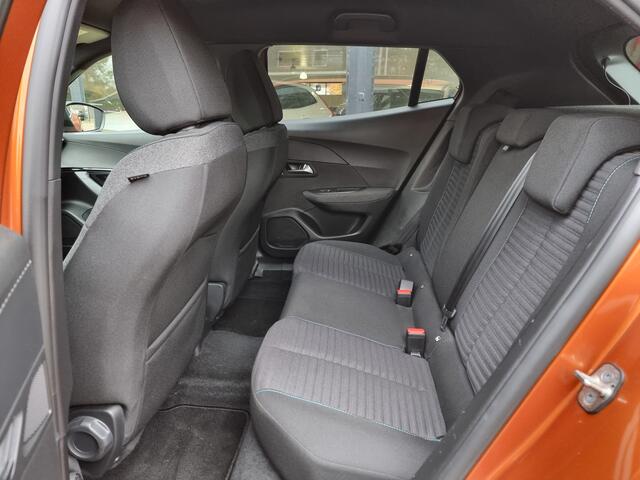 Peugeot 2008 1.2 PureTech Active | 2023 | Carplay | Lane-ass | Privacy | 32dkm | Nieuwstaat!