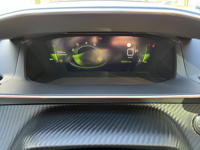 Peugeot 2008 1.2 PureTech Allure | AUTOMAAT | CAMERA | CARPLAY | CLIMA | CRUISE | NAVI | PDC