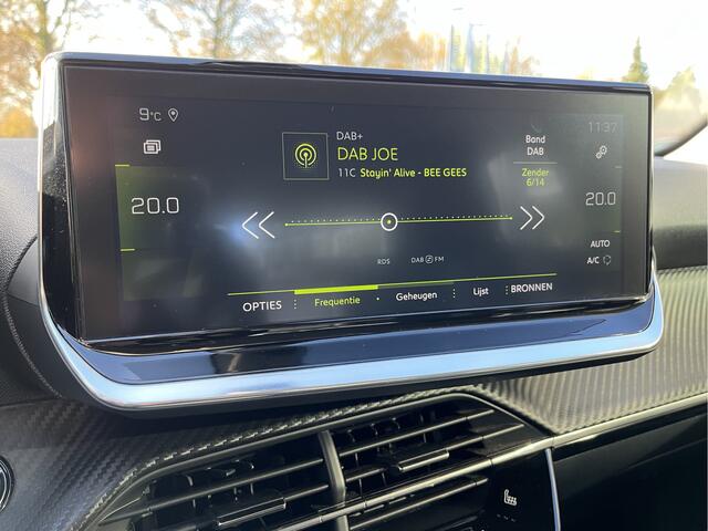 Peugeot 2008 1.2 PureTech Allure | AUTOMAAT | CAMERA | CARPLAY | CLIMA | CRUISE | NAVI | PDC