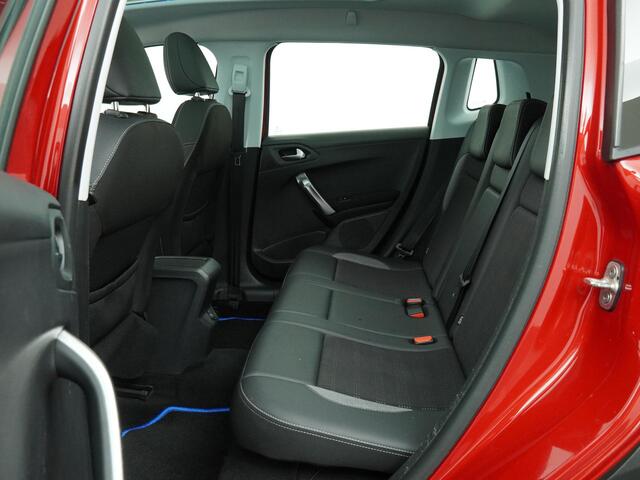 Peugeot 2008 1.2 PureTech Allure Automaat - Navigatie - Half lederen bekleding - Climate Control