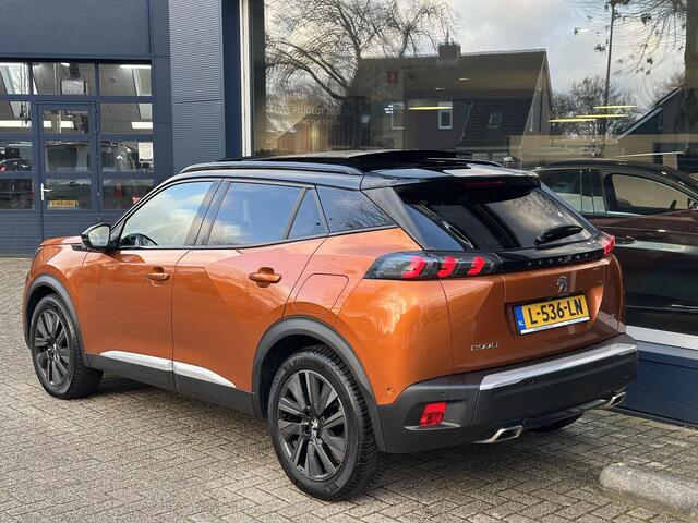 Peugeot 2008 1.2 Turbo 130 PK GT Pack | Meest Complete Uitvoering | Panorama Schuif-Kanteldak | Navigatie | Trekhaak 1200 Kg Afneembaar | Alcantara Interieur | Stoelverwarming | Adaptieve Cruise Control | Full LED Verlichting | Keyless Entry | Climate Control | Camera