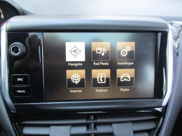 Peugeot 2008 1.2 PureTech Blue Lion / AUTOMAAT / AIRCO / GLAZEN-DAK / 32dkm