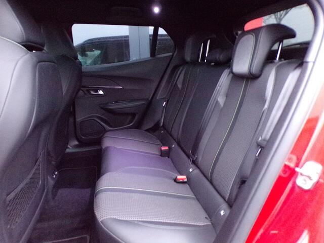 Peugeot 2008 1.2 PureTech GT Carplay/Android Trekhaak Camera Parkeerhulp NAP Nieuw!!!