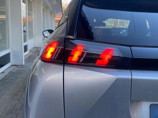 Peugeot 2008 1.2 PureTech Allure Pack | Automaat | Camera | Climate- en Cruisecontrol | LMV | Apple Carplay