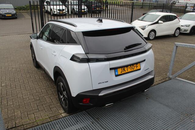 Peugeot 2008 1.2 Hybrid Allure Camera v+a/Lane assist/Parkeersensoren v+a/Keyless/Cruise control/Climate control/Dode hoek sensor